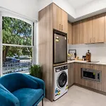Cozy, Morden And Independent Studio In City With Private Kitchen & Bathroom