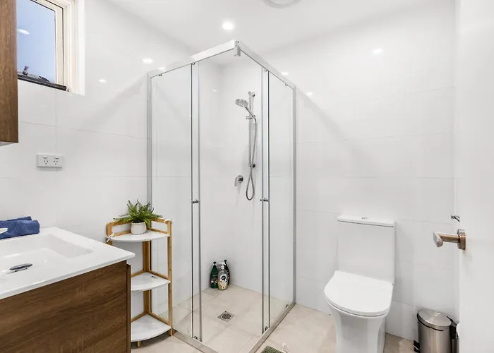 Cozy, Morden And Independent Studio In City With Private Kitchen & Bathroom